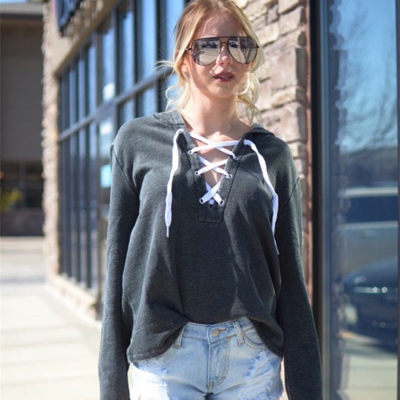 💥 CLEARANCE Lace Up Silver Grommet Hoodie Top - Picture 2 of 7